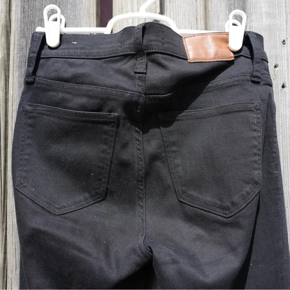MADEWELL BLACK HIGH RISE 9” SKINNY JEANS 25